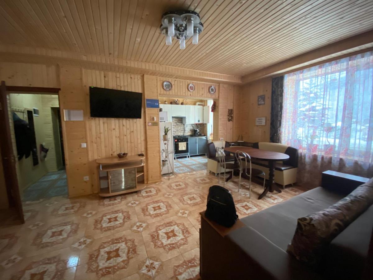 Vienna House Apartment ยาเรมชา ภายนอก รูปภาพ